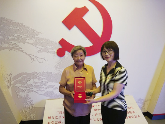 085503-107497.jpg 180244-485318.jpg