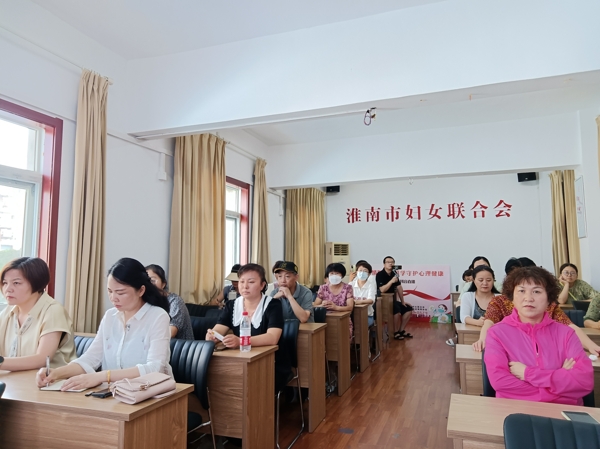 205019-253285.jpg 家长听课_爱奇艺.jpg