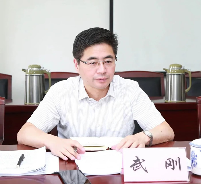 085436-832105.jpg 2.jpg