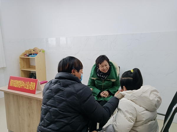 091646-130239.jpg 008公益心理咨询李力6_爱奇艺.jpg