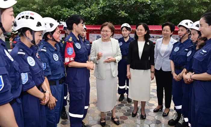 060509-693672.jpg 1.jpg