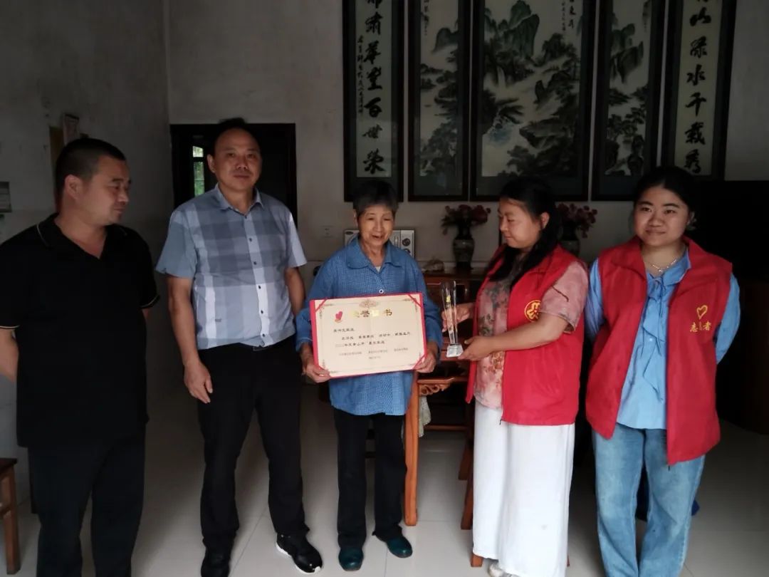 060359-140825.jpg 060359-140825.jpg