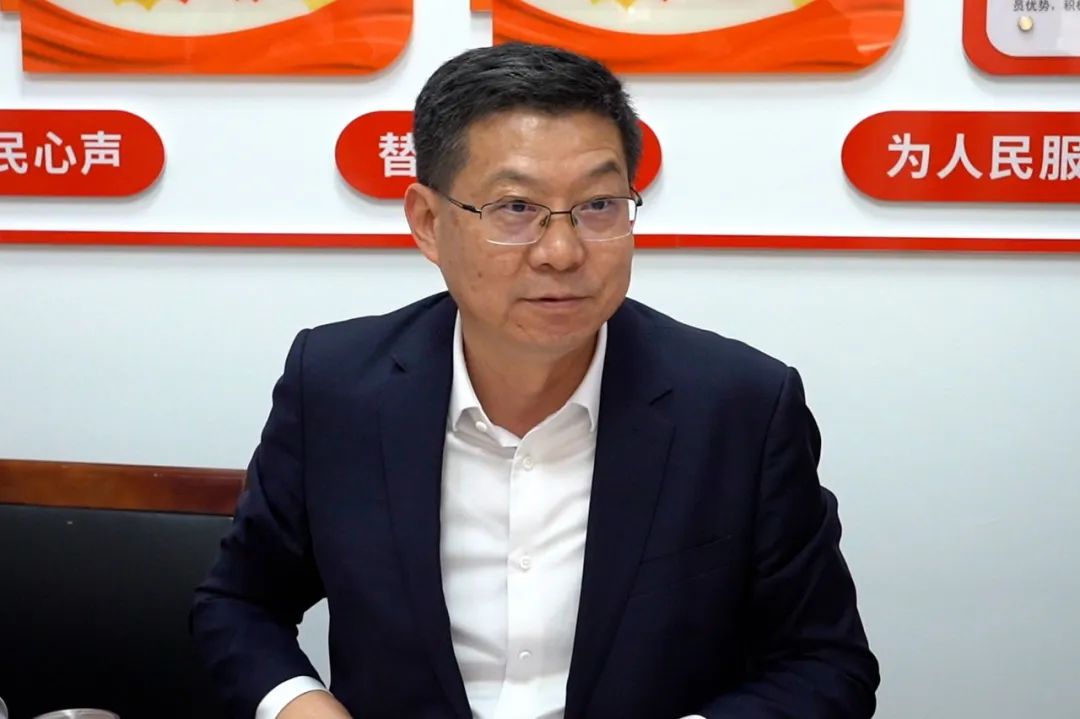 151325-112764.jpg 151325-112764.jpg