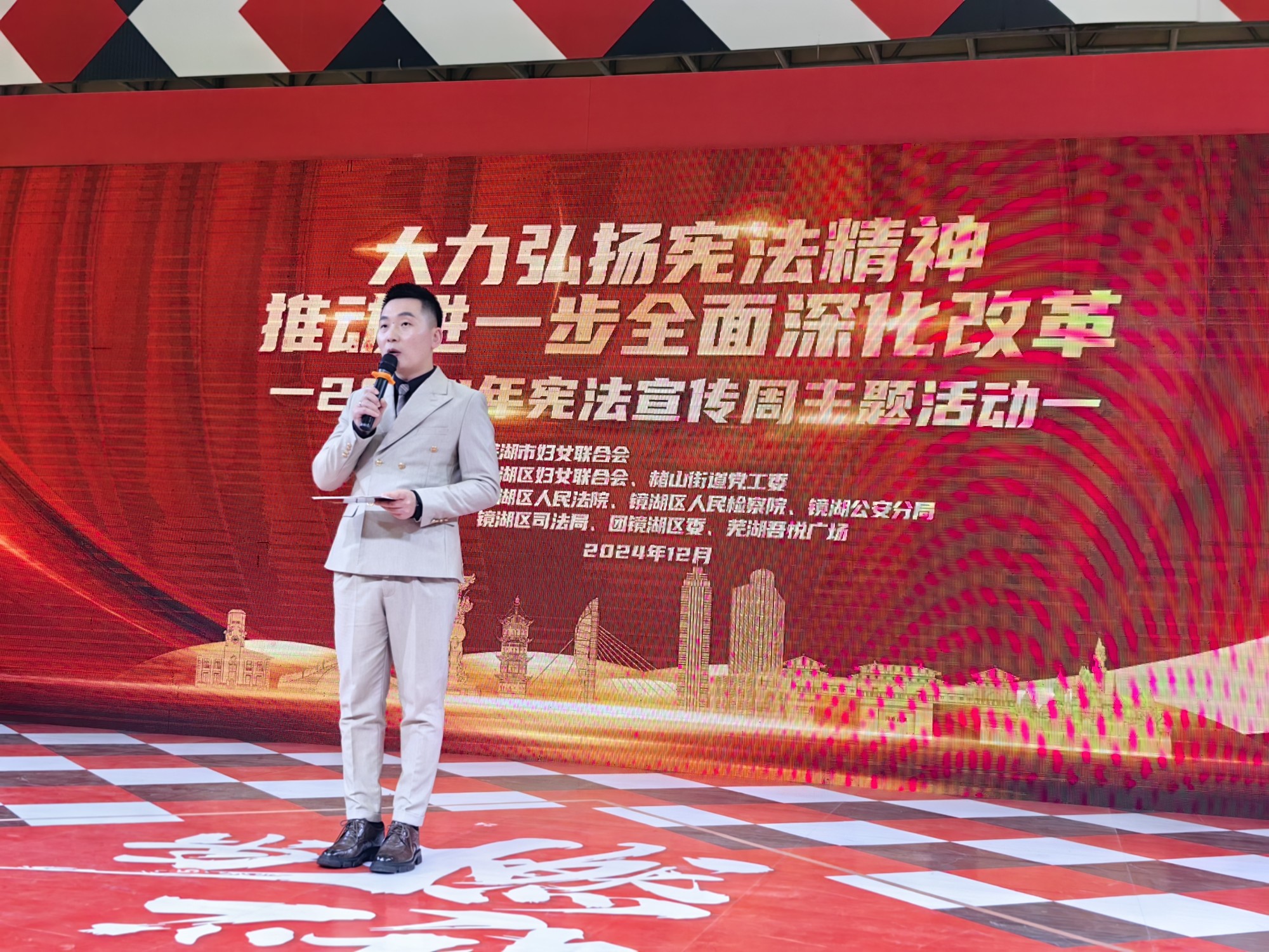 144748-255178.jpg 144748-255178.jpg