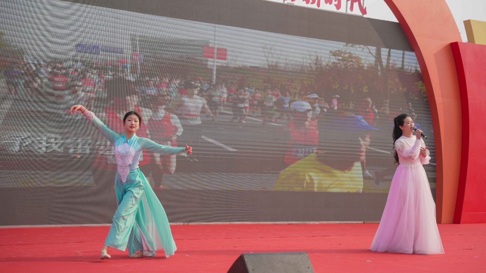 103904-108138.jpg 103904-108138.jpg