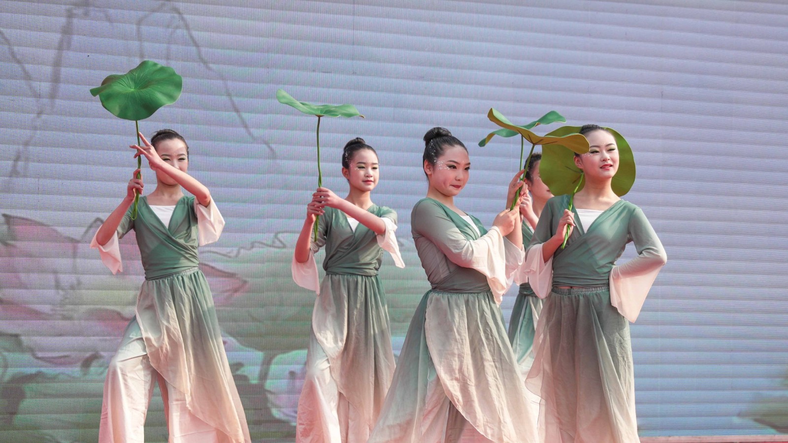 103904-136277.jpg 103904-136277.jpg