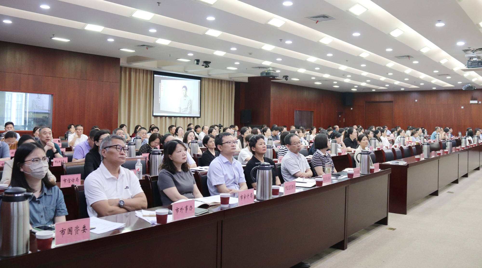 163849-593537.jpg 163849-593537.jpg