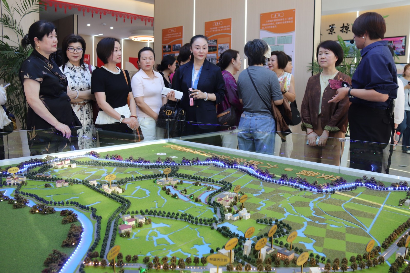 160356-836107.jpg 160356-836107.jpg