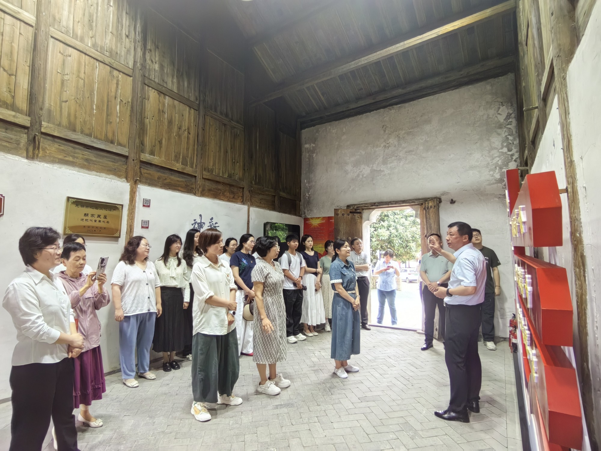 092042-340252.jpg 092042-340252.jpg