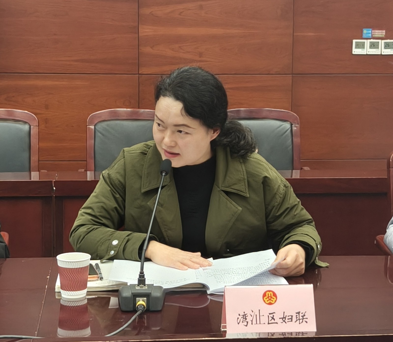 110424-615996.jpg 110424-615996.jpg