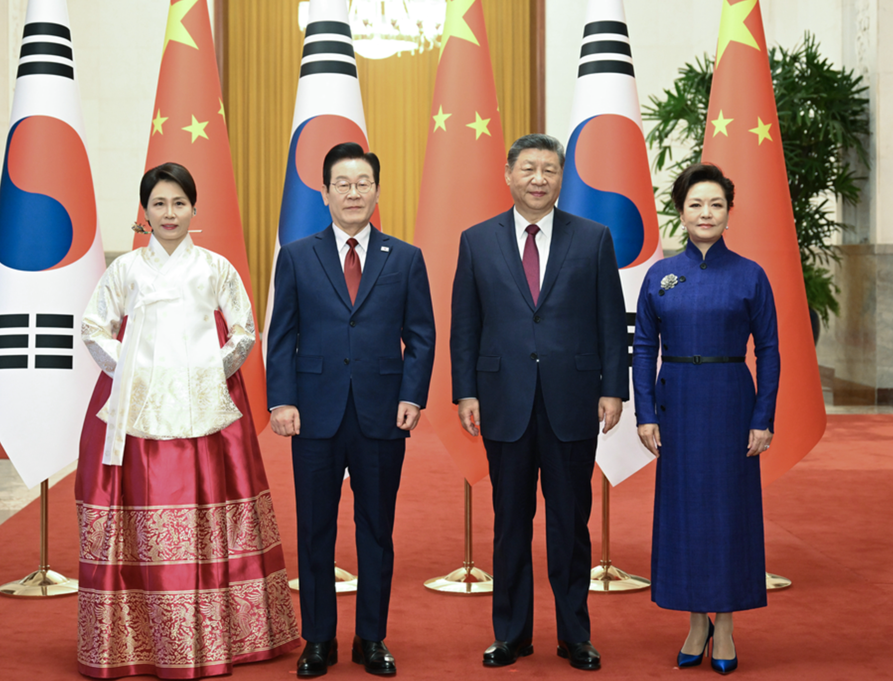 习近平同韩国总统李在明举行会谈