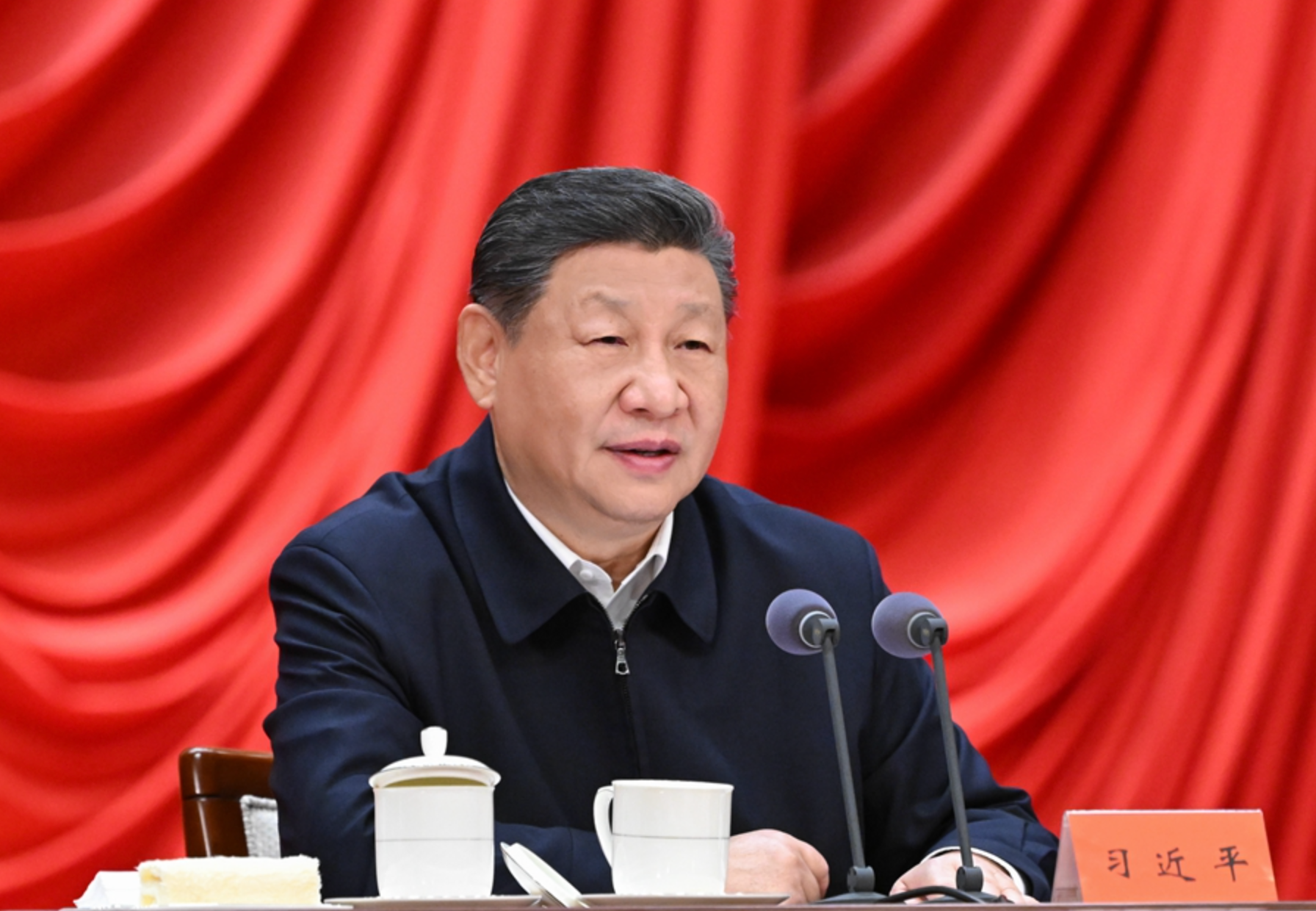 习近平在省部级主要领导干部学习贯彻党的二十届四中全会精神
…